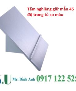 Tấm nghiêng giữ mẫu 45 độ trong tủ so màu